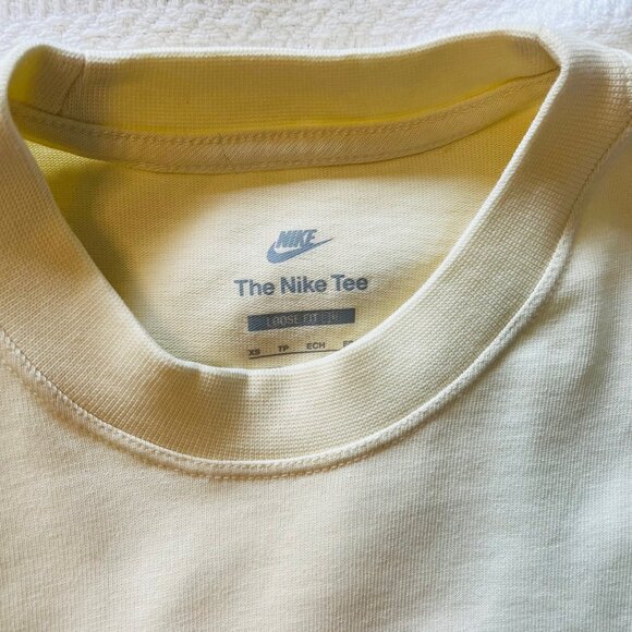Nike Sportswear T shirt Loose Fit Women's XS - Picture 3 of 3